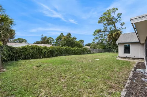 Exterior - 2504 Glenwood Dr, Edgewater, FL 32141 photo 7 of 10