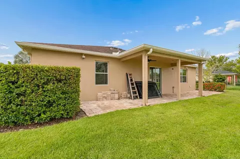 Exterior - 5406 Sandy Shell Dr, Apollo Beach, FL 33572 photo 3 of 6