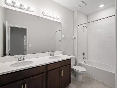 Bath - 2865 High Pointe St, Clermont, FL 34711 photo 2 of 4