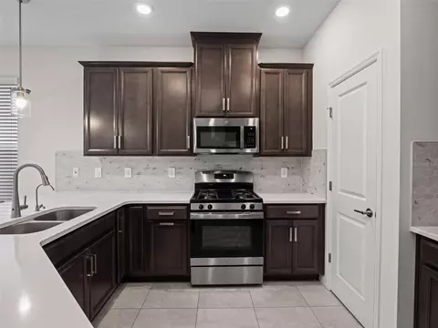 Kitchen - 2865 High Pointe St, Clermont, FL 34711 photo 1 of 3