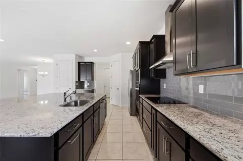 Kitchen - 4767 Cragmere Loop, Clermont, FL 34711 photo 4 of 4