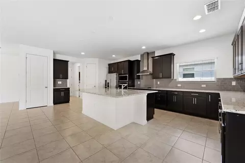 Kitchen - 4767 Cragmere Loop, Clermont, FL 34711 photo 2 of 4