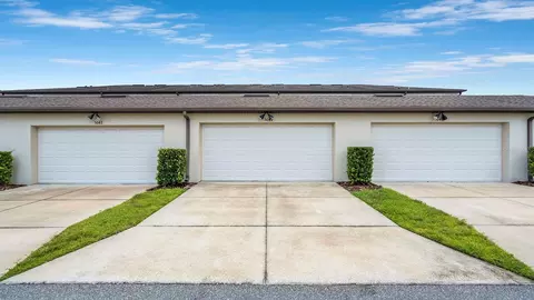 Exterior - 5044 Walker St, Saint Cloud, FL 34771 photo 5 of 7