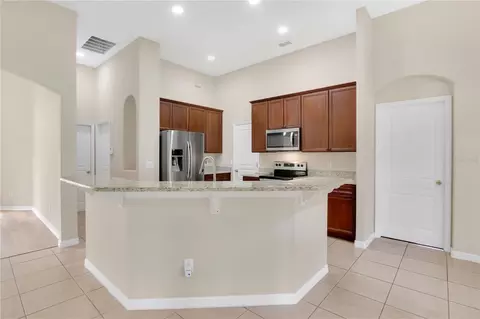 Kitchen - 253 Beacon Pointe Dr, Ocoee, FL 34761 photo 1 of 3