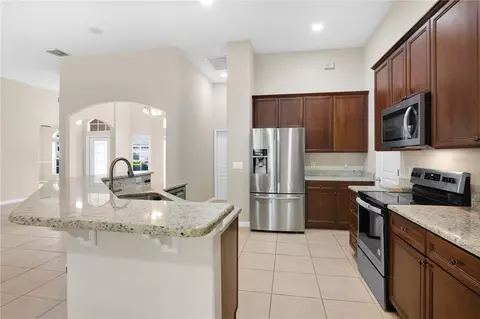 Kitchen - 253 Beacon Pointe Dr, Ocoee, FL 34761 photo 2 of 3