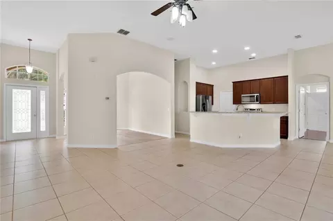 Living - 253 Beacon Pointe Dr, Ocoee, FL 34761 photo 4 of 8