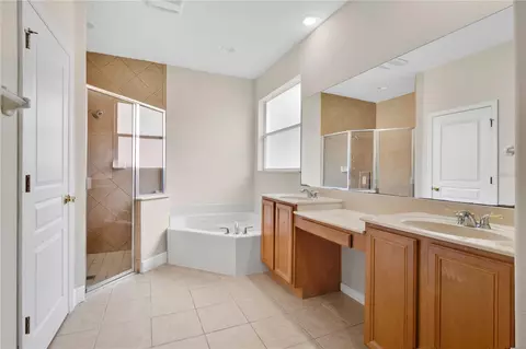 Bath - 253 Beacon Pointe Dr, Ocoee, FL 34761 photo 1 of 2
