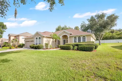 Exterior - 253 Beacon Pointe Dr, Ocoee, FL 34761 photo 2 of 7