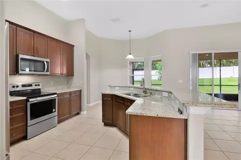 Kitchen - 253 Beacon Pointe Dr, Ocoee, FL 34761 photo 3 of 3