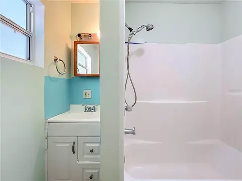 Bath - 1118 Little Spring Hill Dr, Ocoee, FL 34761 photo 4 of 4
