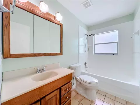 Bath - 1118 Little Spring Hill Dr, Ocoee, FL 34761 photo 1 of 4