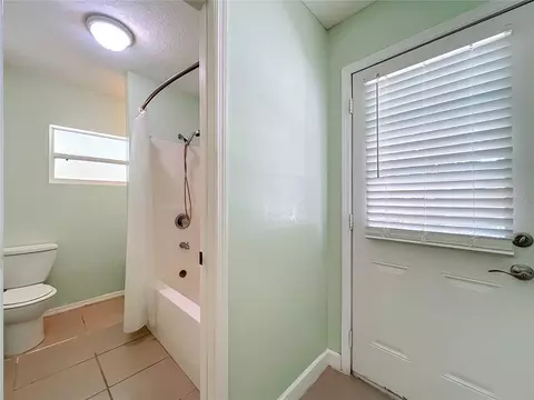 Bath - 1118 Little Spring Hill Dr, Ocoee, FL 34761 photo 2 of 4