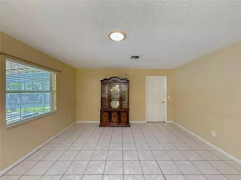 Living - 2301 NE 32nd Pl, Ocala, FL 34479 photo 5 of 7