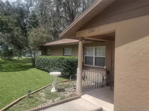 Exterior - 2301 NE 32nd Pl, Ocala, FL 34479 photo 4 of 15
