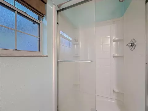 Bath - 2301 NE 32nd Pl, Ocala, FL 34479 photo 5 of 5