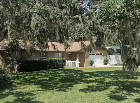Exterior - 2301 NE 32nd Pl, Ocala, FL 34479 photo 2 of 15