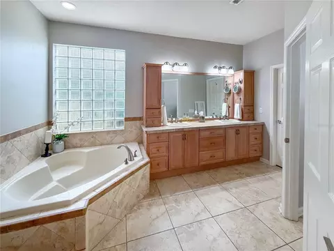 Bath - 10172 Windermere Chase Blvd, Gotha, FL 34734 photo 3 of 9