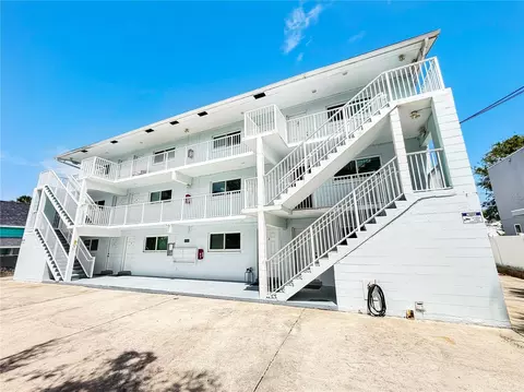 208 N Halifax Ave, Daytona Beach, FL 32118