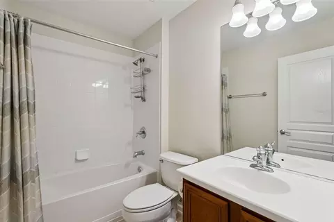 Bath - 13239 Jervey St, Windermere, FL 34786 photo 4 of 5