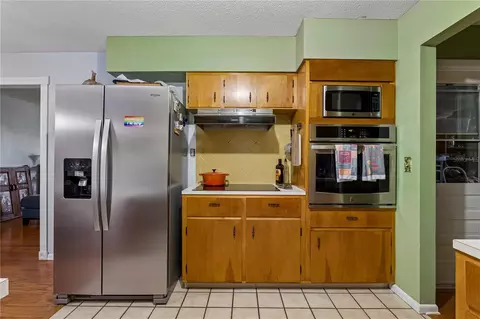 Kitchen - 22 Fairway Dr, Eustis, FL 32726 photo 2 of 2