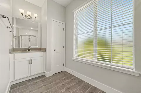 Bath - 3087 Silvermines Ave, Ormond Beach, FL 32174 photo 1 of 4