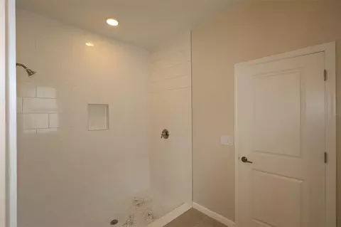 Bath - 2673 Great Heron Ave, Saint Cloud, FL 34773 photo 2 of 3