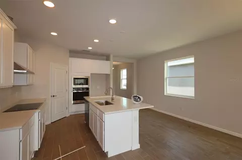 Kitchen - 2673 Great Heron Ave, Saint Cloud, FL 34773 photo 3 of 4
