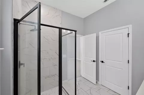Bath - 660 Kimber Ln, Debary, FL 32713 photo 1 of 3