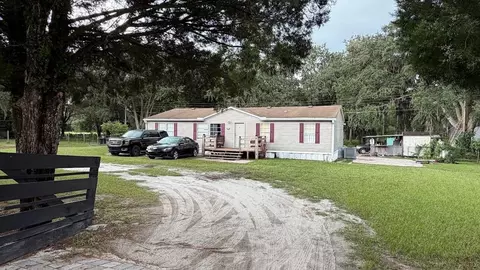 1735 Oakland Rd E, Lakeland, FL 33801