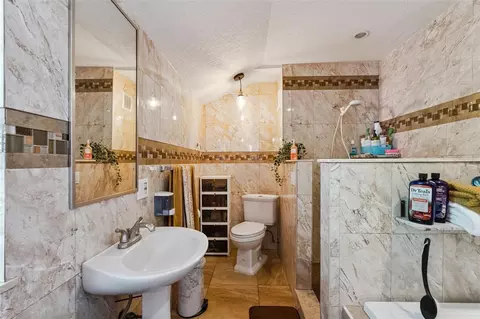 Bath - 1024 Vermont Ave, Saint Cloud, FL 34769 photo 1 of 5