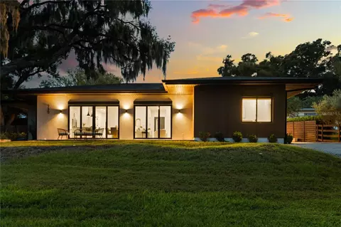 Exterior - 930 East Blvd, Windermere, FL 34786 photo 1 of 19