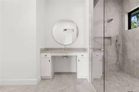 Bath - 930 East Blvd, Windermere, FL 34786 photo 7 of 8
