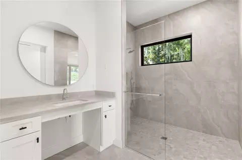 Bath - 930 East Blvd, Windermere, FL 34786 photo 8 of 8