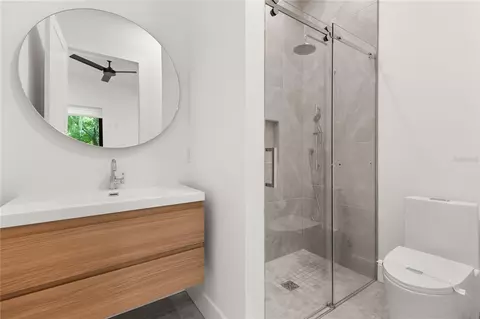 Bath - 930 East Blvd, Windermere, FL 34786 photo 4 of 8