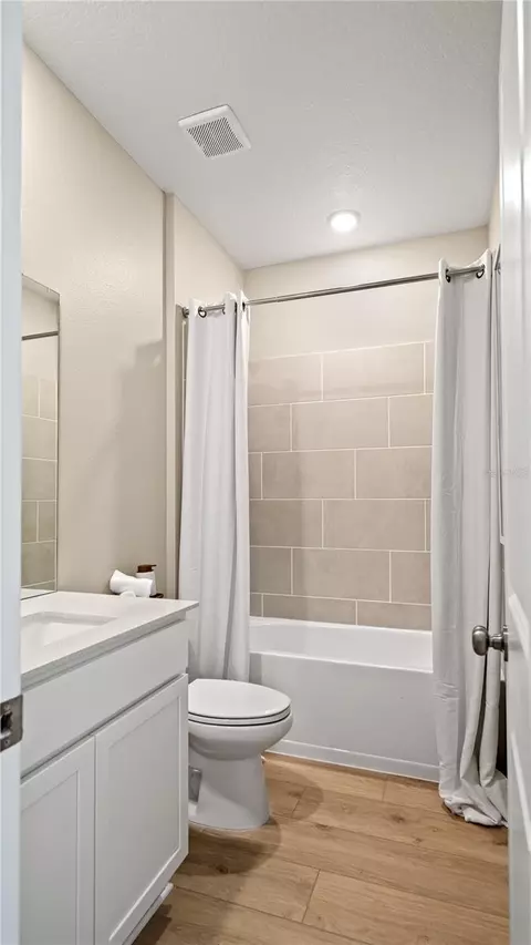 Bath - 5095 Flaxleaf St, Saint Cloud, FL 34772 photo 2 of 4