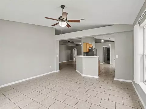 Living - 881 Vanderbilt Dr, Eustis, FL 32726 photo 5 of 6