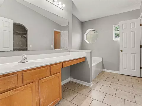 Bath - 881 Vanderbilt Dr, Eustis, FL 32726 photo 1 of 3