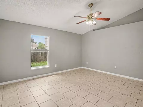 Living - 881 Vanderbilt Dr, Eustis, FL 32726 photo 6 of 6