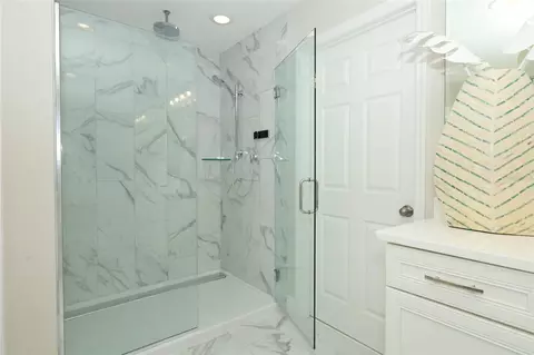 Bath - 5288 Obsidian Gate Dr, Mount Dora, FL 32757 photo 4 of 8