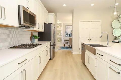 Kitchen - 5288 Obsidian Gate Dr, Mount Dora, FL 32757 photo 2 of 3
