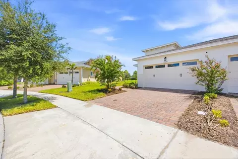 Exterior - 2541 Yellow Brick Rd, Saint Cloud, FL 34771 photo 2 of 9