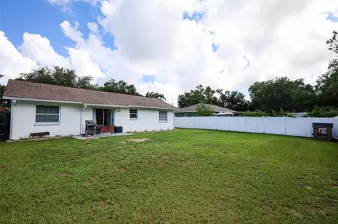 Exterior - 738 E 11th Ave, Mount Dora, FL 32757 photo 3 of 5