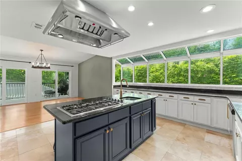 Kitchen - 101 Lee St, Windermere, FL 34786 photo 6 of 8