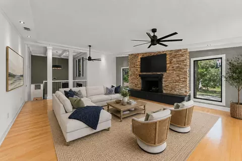 Living - 101 Lee St, Windermere, FL 34786 photo 1 of 16