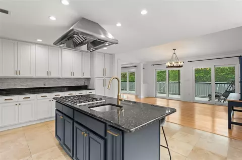 Kitchen - 101 Lee St, Windermere, FL 34786 photo 8 of 8
