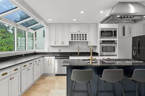 Kitchen - 101 Lee St, Windermere, FL 34786 photo 3 of 8