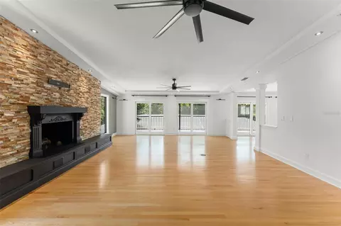 Living - 101 Lee St, Windermere, FL 34786 photo 4 of 16