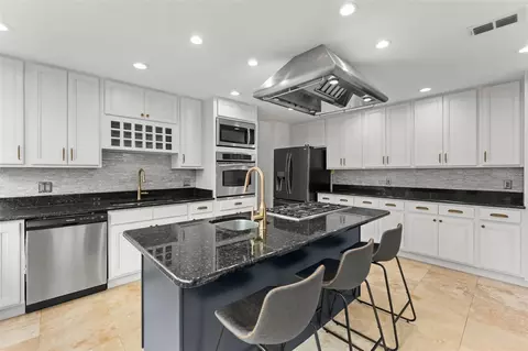 Kitchen - 101 Lee St, Windermere, FL 34786 photo 7 of 8