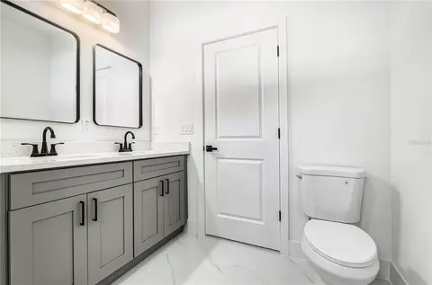 Bath - 435 E 13th St, Apopka, FL 32703 photo 2 of 5