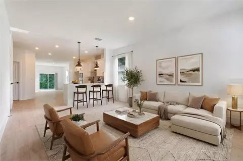 Living - 435 E 13th St, Apopka, FL 32703 photo 2 of 5